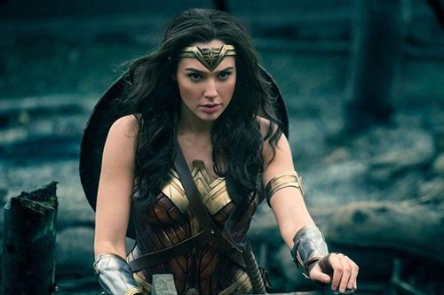 Khi nào Superman, Batman và Wonder Woman sẽ hội ngộ trong vũ trụ DC?