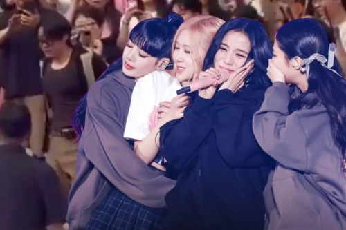 J-Hope (BTS) khiến mạng xã hội 'dậy sóng' khi xuất hiện tại concert BLACKPINK