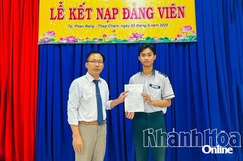 Tự hào đảng viên tuổi 18