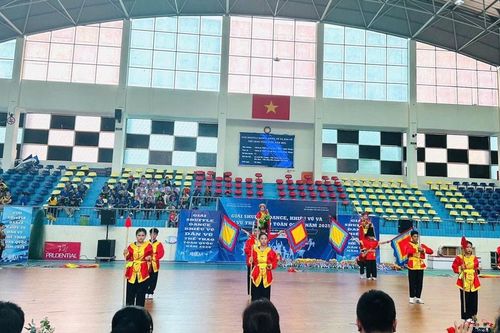 Trường THCS & THPT Lê Lợi huy chương bạc Võ nhạc quốc gia