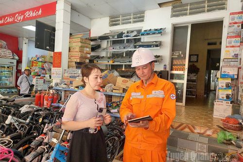 Sẵn sàng giải đáp các thắc mắc liên quan đến hóa đơn tiền điện tăng cao