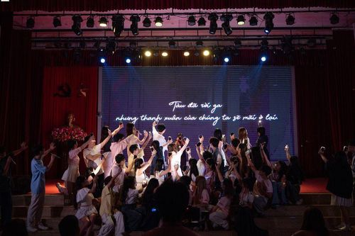 'Lặng' - Tìm lại ánh bình minh của tuổi trẻ