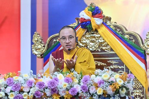 Đạo sư Phật giáo Nepal chủ trì Pháp hội Namgyalma tại Chùa Pháp Vân - Hà Nội
