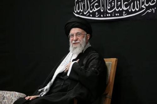 Lãnh tụ tối cao Iran Ali Khamenei tái xuất công khai