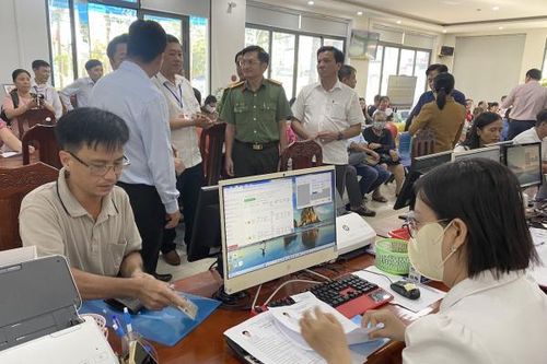 Đồng Tháp tiếp nhận, giải quyết thủ tục hành chính vào ngày thứ Bảy