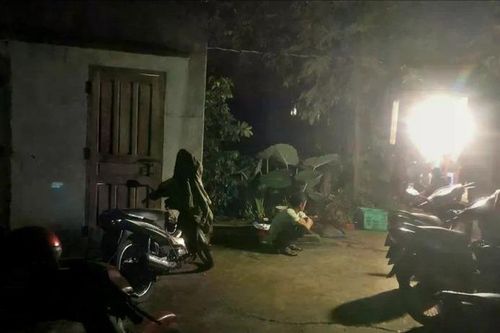 Tạm giữ thanh niên đánh cha ruột tử vong