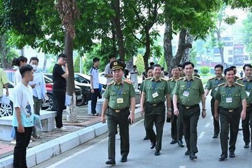 Thứ trưởng Trần Quốc Tỏ kiểm tra công tác tổ chức Kỳ thi đánh giá của Bộ Công an năm 2025