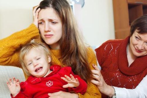 Gửi con về quê hơn 1 tuần, nàng dâu vội đón lên vì câu nói của mẹ chồng