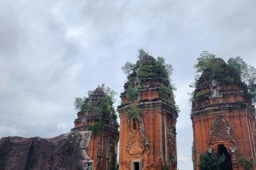 Cân nhắc kỹ khi thực hiện thăm dò, khai quật khảo cổ tại di tích Tháp Chăm Dương Long