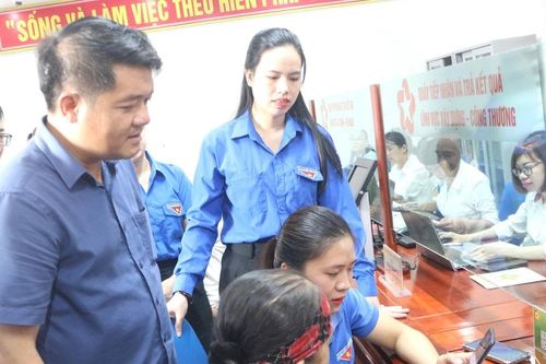 Tuổi trẻ Hà Tĩnh tích cực hỗ trợ người dân 'tương tác số'