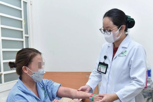 Nguy kịch vì dùng thuốc giảm cân thải độc, collagen không rõ nguồn gốc