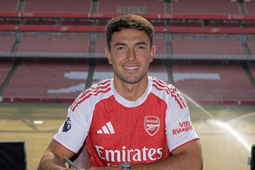 Tân binh Arsenal đổi đời