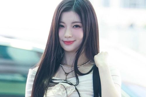 Nữ thần tượng 19 tuổi tiết lộ sốc