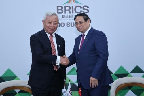 Thủ tướng đề nghị AIIB hỗ trợ Việt Nam huy động vốn làm đường sắt
