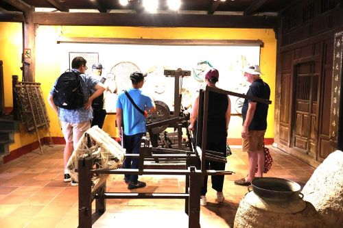 Đến Hội An, dạo phố, khám phá các bảo tàng chuyên đề