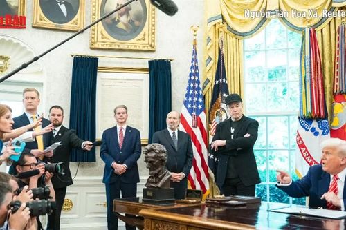 Ông Trump chê ý tưởng thành lập đảng Nước Mỹ là 'lố bịch'