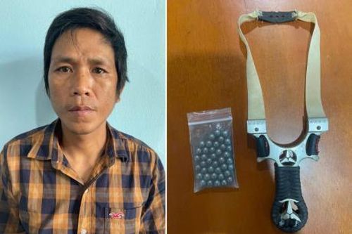 Dùng ná cao su bắn người gây thương tích