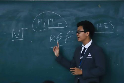 Từ sàn đấu vinh quang đến hành trình truyền lửa đam mê tranh biện của chàng sinh viên Y Khoa