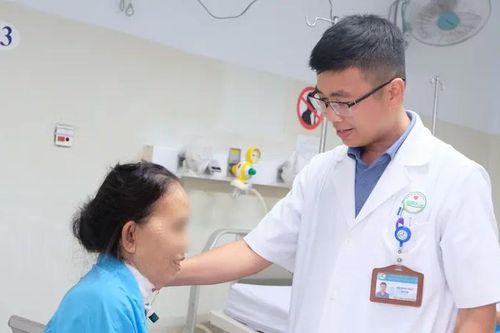 Phẫu thuật cắt nối khí quản cho nữ bệnh nhân 71 tuổi
