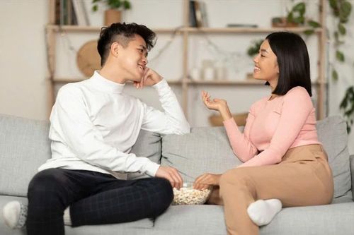 Bí mật giữa vợ chồng, có nên chia sẻ hết?