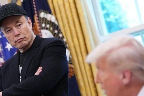 Tỷ phú Elon Musk lập đảng mới gây thiệt hại đầu tiên, Tổng thống Trump nói 'ông ta cứ việc vui nhưng thật nực cười'