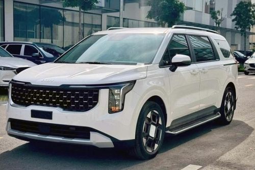 Kia Carnival 2024 giảm giá hơn 100 triệu đồng tại đại lý