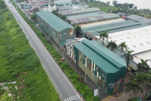 Dãy nhà 'lạ' mọc ngoài đê sông Đuống: Hà Nội yêu cầu khẩn trương làm rõ