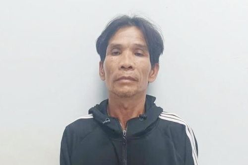 Công an phát hiện hai thanh niên nằm bất động bên đường, 1 người tử vong