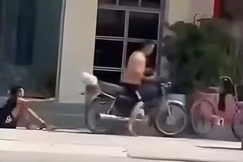 Hội LHPN TP Hải Phòng thăm hỏi, hỗ trợ cháu bé 15 tuổi bị bố xích chân treo ngược lên rồi đánh