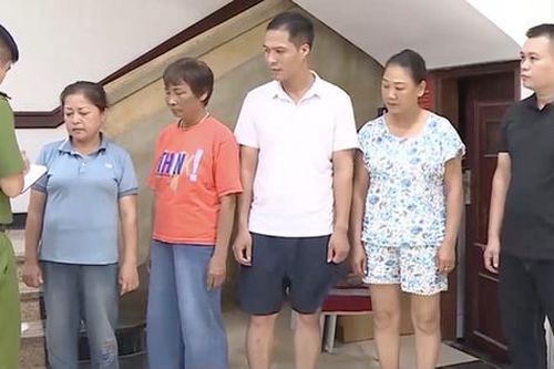 Hà Nội: Bắt nhóm cò mồi và nhân viên phòng khám