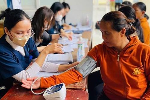Chăm lo sức khỏe cho người dân vùng biên giới Ia Phôn