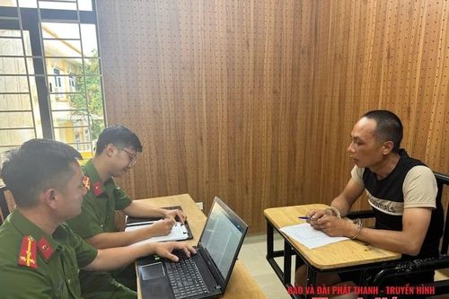 Bắt đối tượng bịt mặt, dùng dao đe dọa để cướp tài sản của phụ nữ