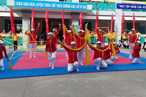 Phong trào thể dục dưỡng sinh ở người cao tuổi