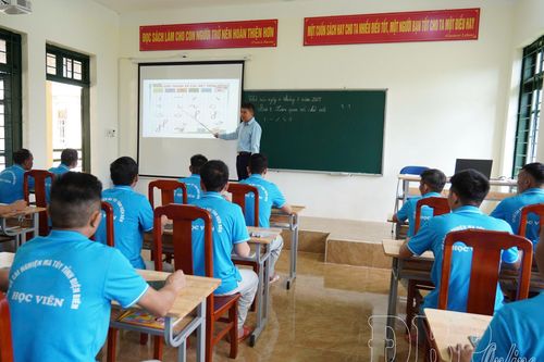 Lớp học đặc biệt cho người lầm lỡ