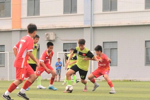 Sôi nổi Giải bóng đá S7 Trung tâm bóng đá cộng đồng U13 Nutricare Gia Lai