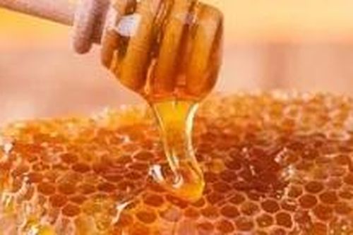 Sử dụng mật ong đúng cách để cải thiện giấc ngủ và tiêu hóa