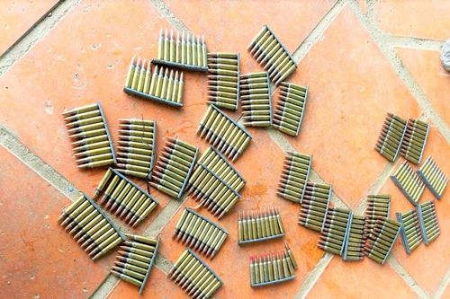 Thu hồi 325 viên đạn được người dân phát hiện tại khu vực hồ Nam Phương 1