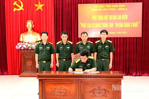 Phát động đợt thi đua cao điểm 'Phất cao cờ hồng tháng Tám-Thi đua giành 3 nhất'