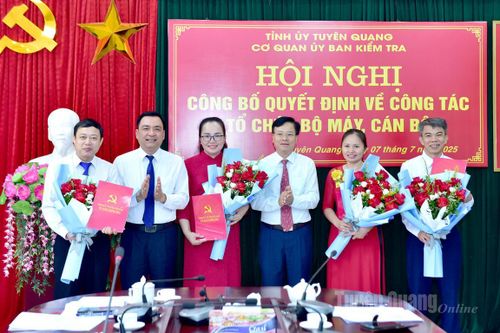 UBKT Tỉnh ủy Tuyên Quang công bố quyết định về tổ chức bộ máy, cán bộ