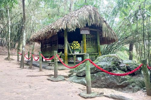 Tạm dừng đón khách tham quan cụm di tích Lán Nà Nưa