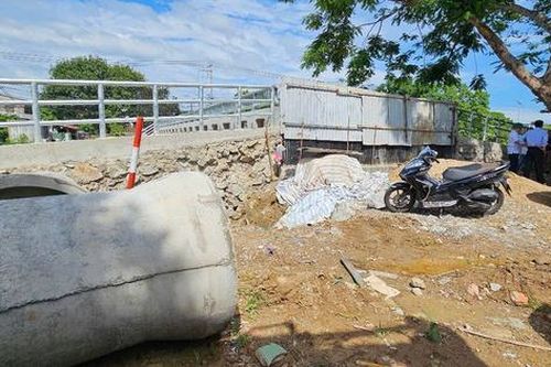 Huế: Gỡ vướng mặt bằng, đẩy nhanh tiến độ cầu Vạn Xuân