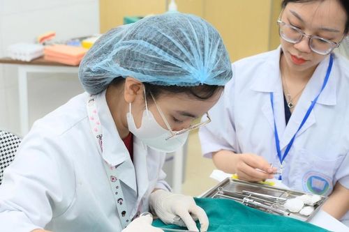 Bác sĩ mới tốt nghiệp phải thi đánh giá năng lực trước khi hành nghề