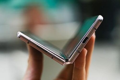 Smartphone màn hình gập có tốt không, lưu ý điều gì khi mua?