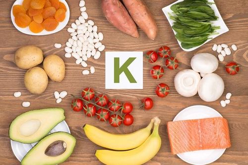 Chống lão hóa nhờ vitamin K: Dấu hiệu cảnh báo thiếu hụt và 2 độ tuổi không nên bỏ qua