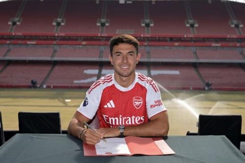 Arsenal có tân binh thứ hai trong kỳ chuyển nhượng mùa hè