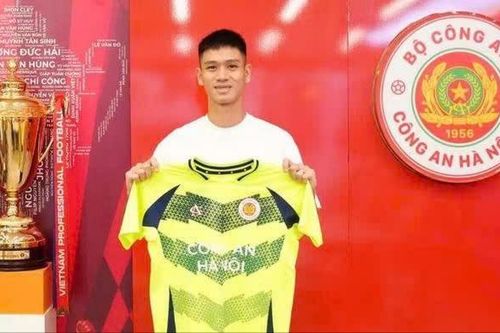 Xuất hiện thủ môn mới cạnh tranh vị trí với Nguyễn Fillip