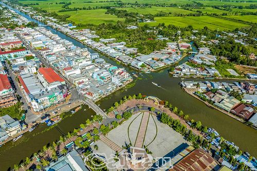 Dòng kinh xáng chảy ra 7 ngã