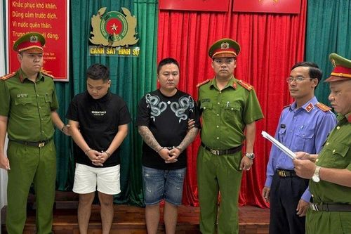 Học sinh bị đánh hội đồng ở tiệm net: 2 nghi phạm bị bắt, chủ quán khai dùng nhiều vật dụng gây án