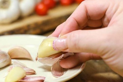 Không chỉ là gia vị: Tỏi giúp giảm mỡ máu, ổn định huyết áp, ngừa ung thư