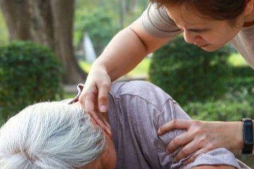 Chỉ vì 'vận động cho tiêu cơm', người phụ nữ đột tử ngay sau bữa trưa: Bác sĩ cảnh báo 'thà ngồi yên còn hơn'